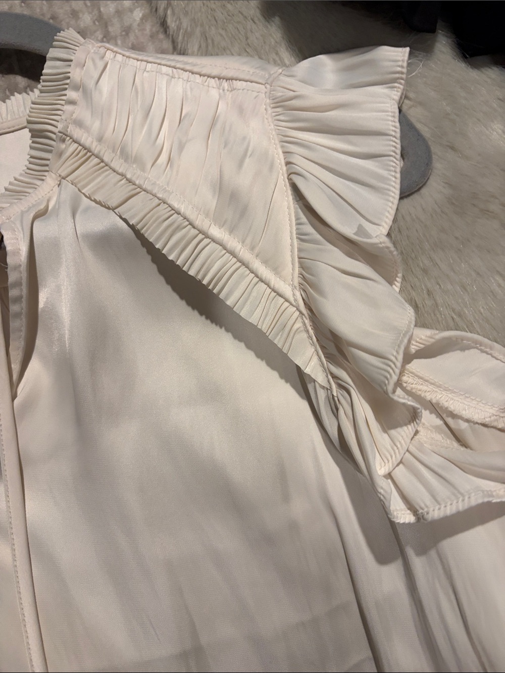 Rachel Roe Cream Tie-Neck Ruffle Sleeve Blouse - Picture 4 of 4